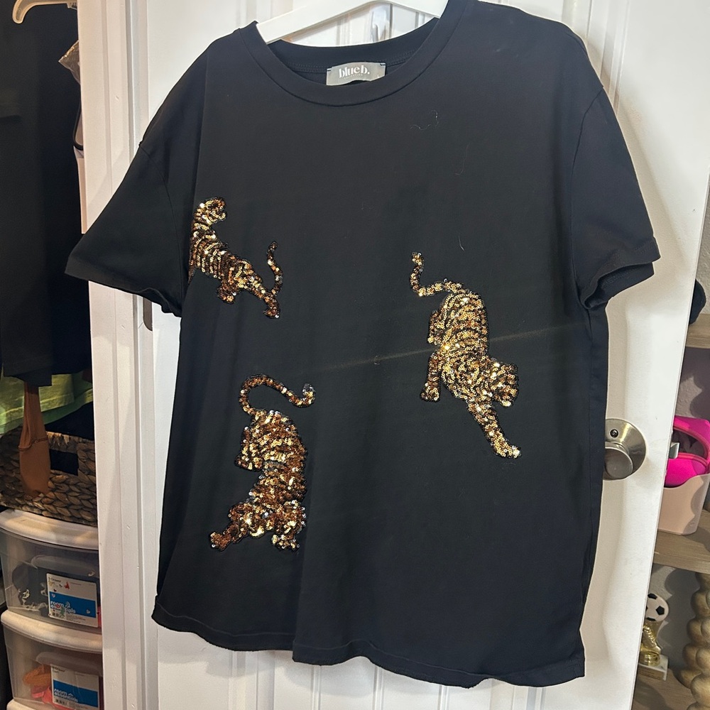 Black Short Sleeve Tee with Sequin Leopard Design